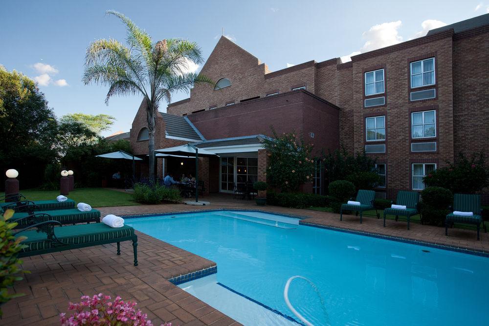 The Elegant Lodge Menlo Park Pretoria Bagian luar foto