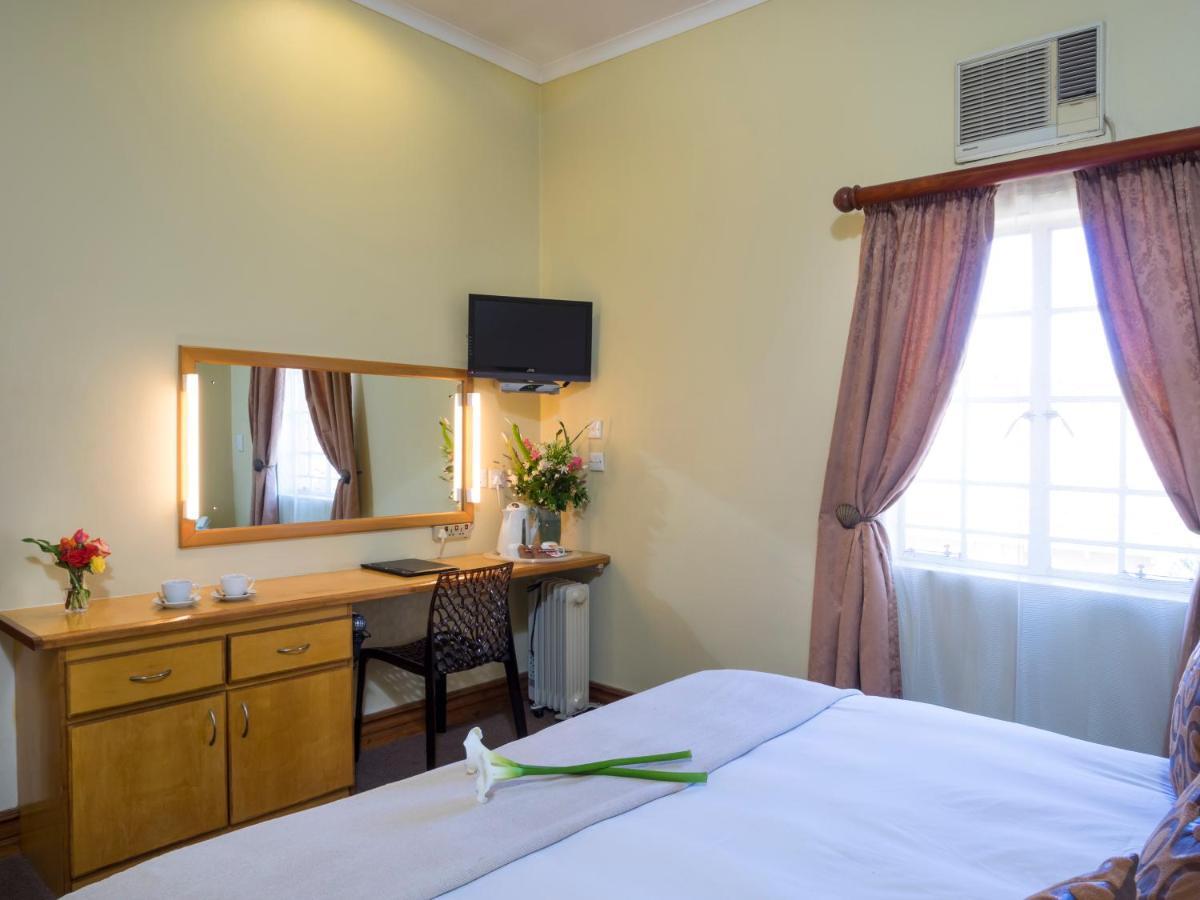 The Elegant Lodge Menlo Park Pretoria Bagian luar foto